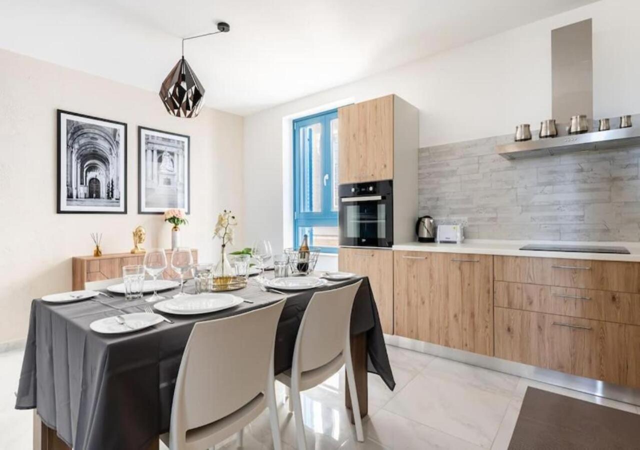 Sea View Luxury Apartment Brand New In Valletta Bagian luar foto